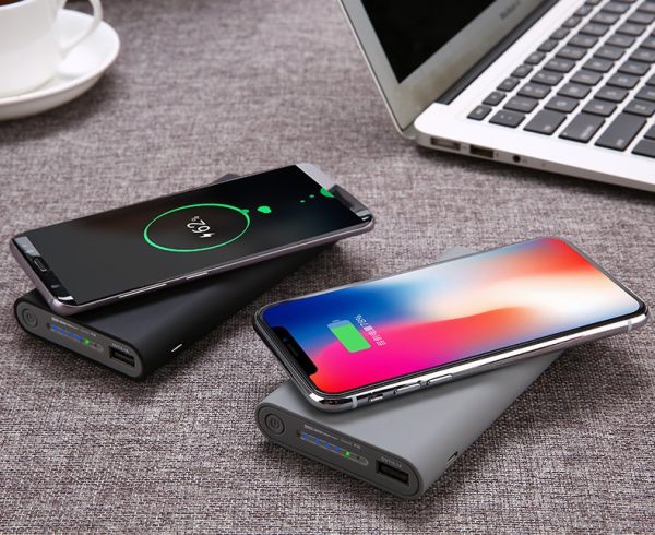 Three in one wireless charging treasure Universal mobile power large capacity charging treasure - Image 5