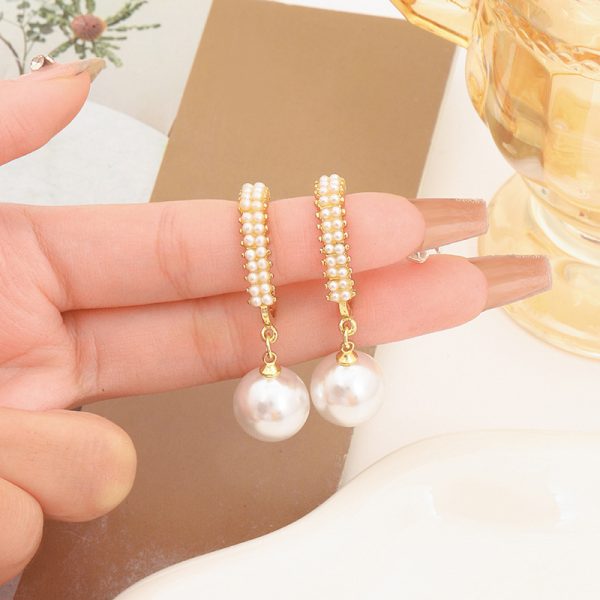 Women With A Light Luxury Design Earrings - Image 2